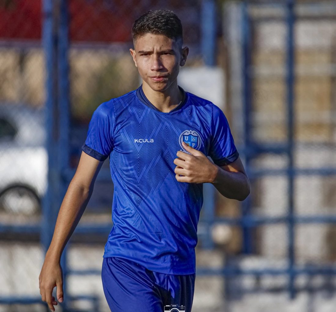 Atleta da UDI Football em treino